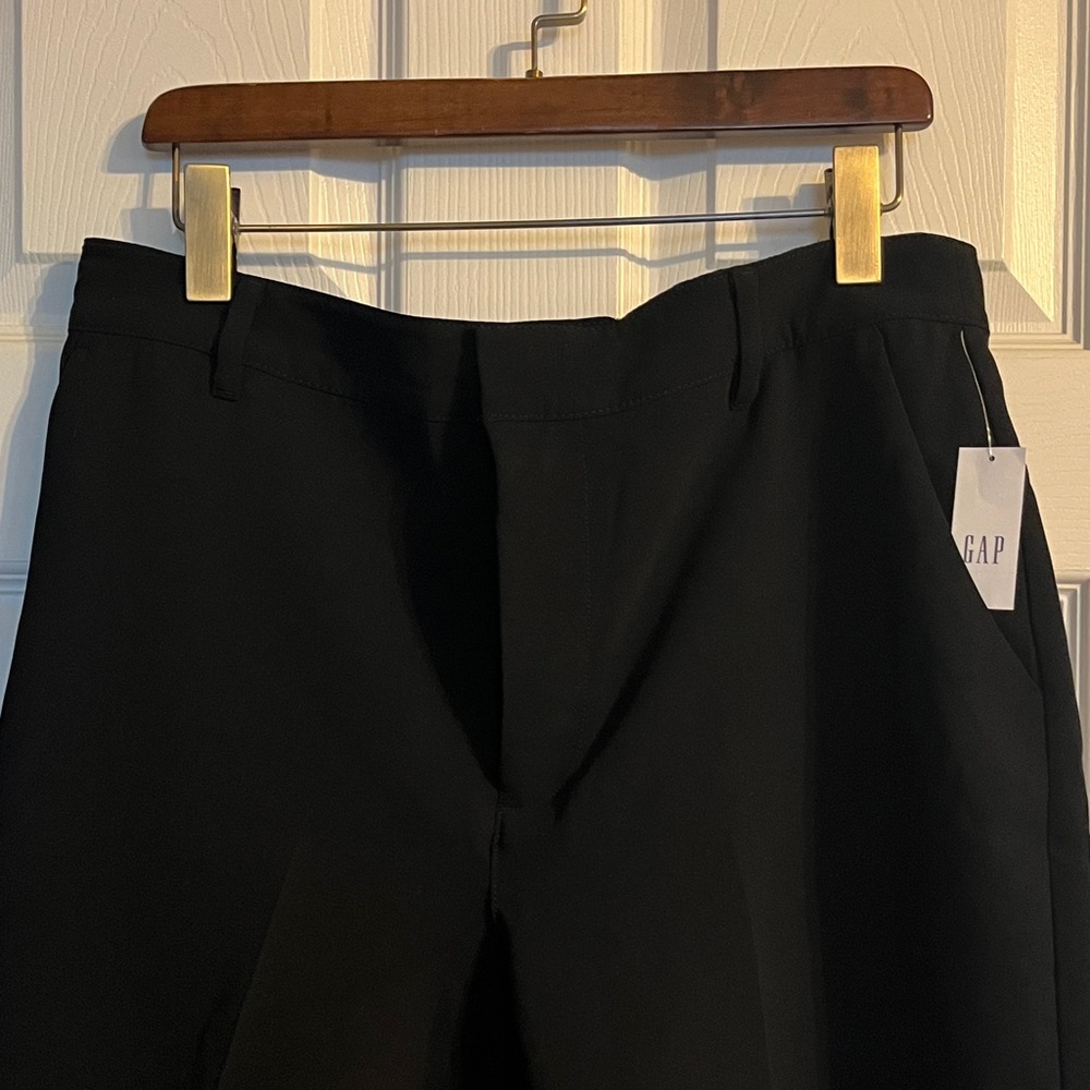 NWT. GAP Classic Black Pants